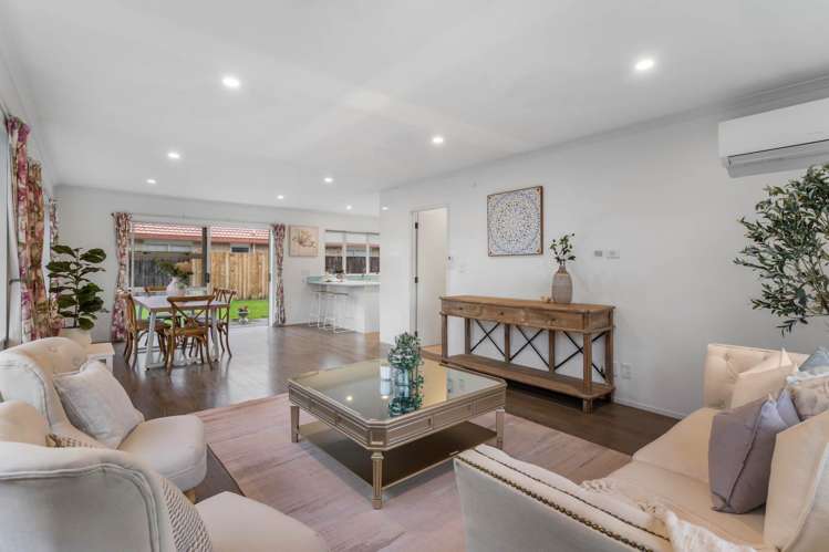 2/329 Botany Road Golflands_5