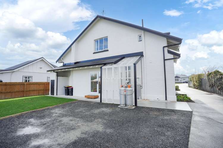 239 Herbert Street Windsor_30