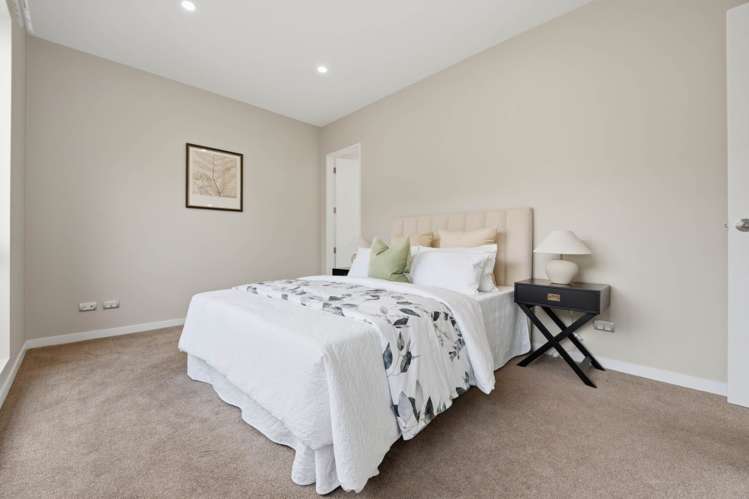 104 Admirals Court Drive Greenhithe_11