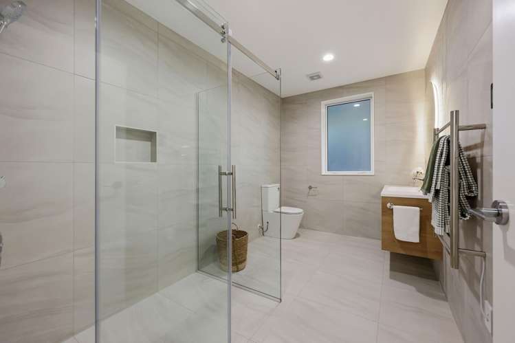 50 Bleakhouse Road Mellons Bay_26