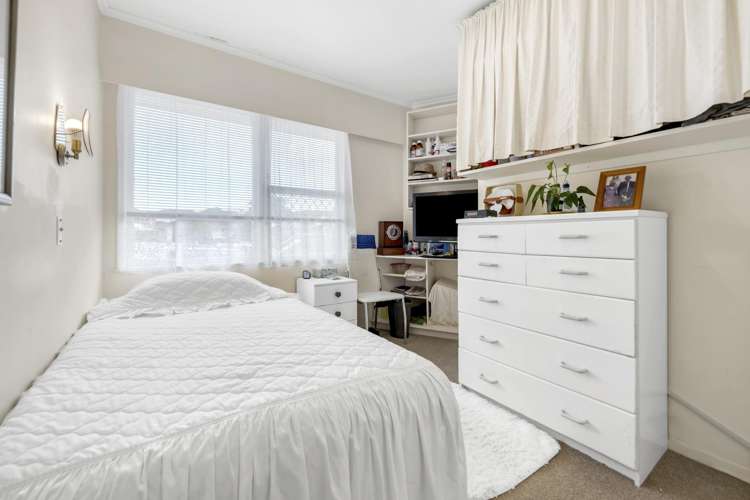 5 Borrowdace Avenue Botany Downs_13