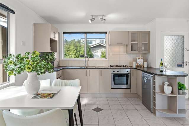 21 Celeste Place Totara Vale_4