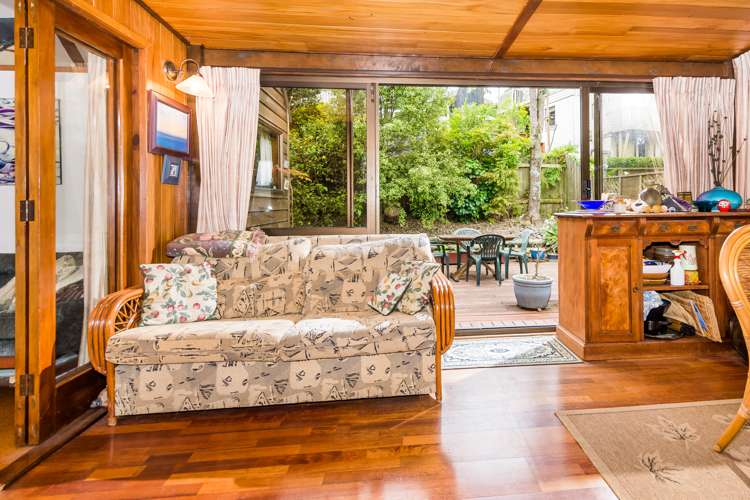 2/8 Lydia Avenue Northcote_4