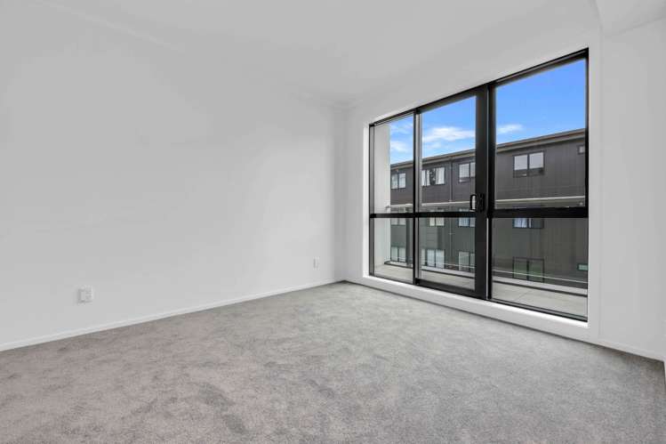 22/11 Carlos Drive Flat Bush_19
