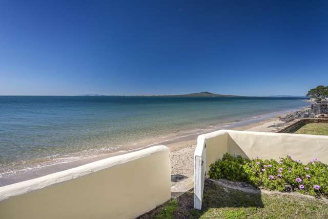 Absolute Milford Beachfront