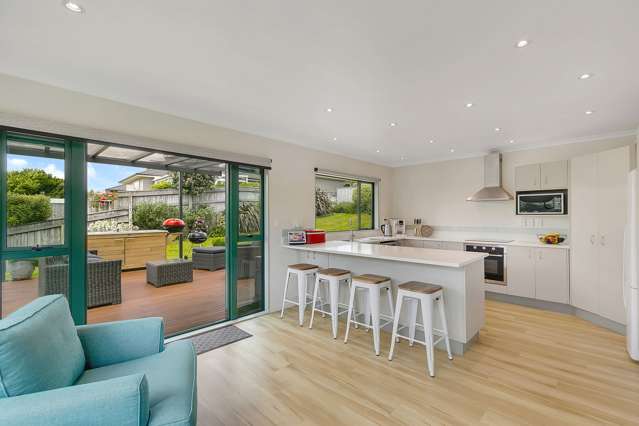 71 Te Puia Drive Aotea_3