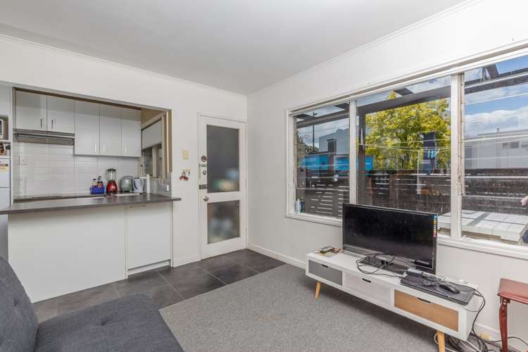 3/373 Khyber Pass Road Newmarket_3