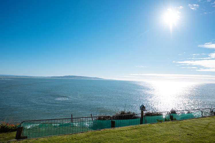 9 Esplanade Kaka Point_13