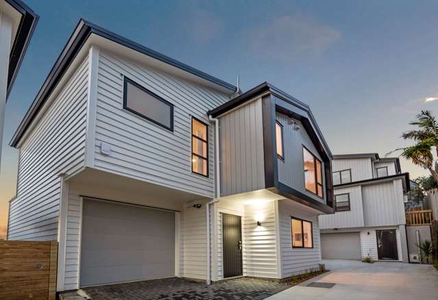 3 Bedrooms, 2.5 Bathrooms, Single Garage