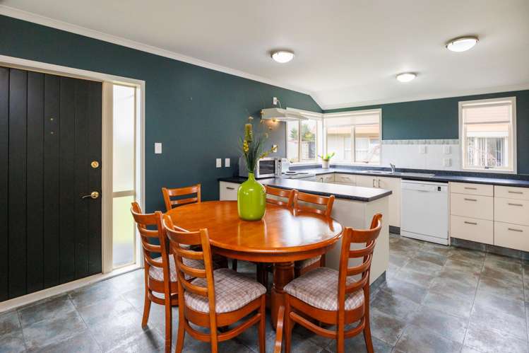 9 Foxtail Fern Kelvin Grove_5