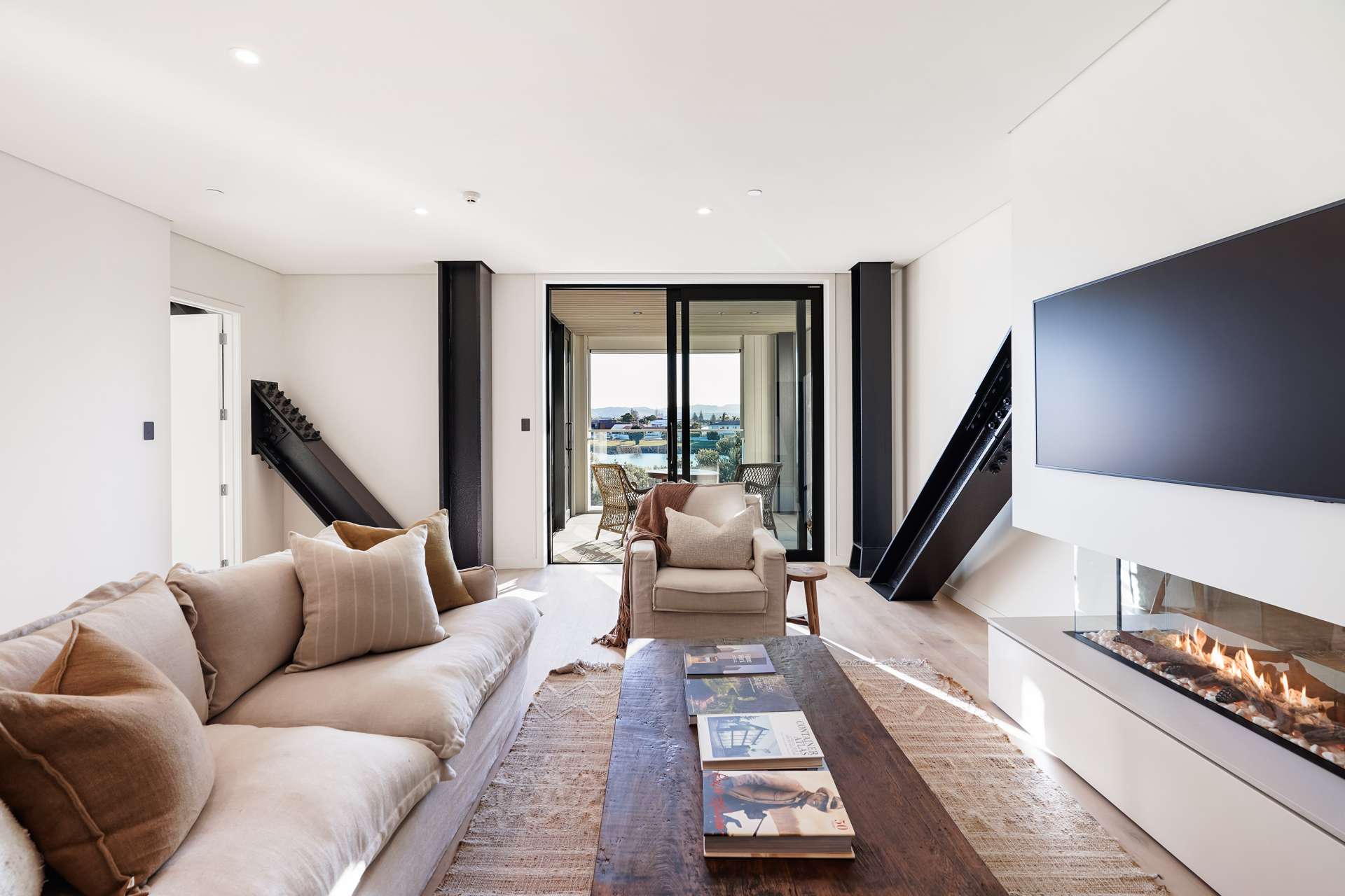 APT 202 Customs Quay Ahuriri_0