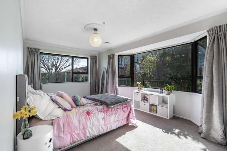 700 Queens Drive Waikiwi_10