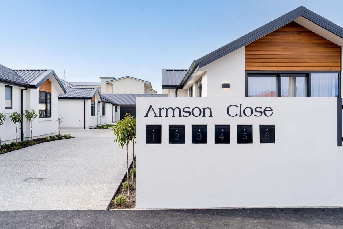 2-6 Armson Close_0