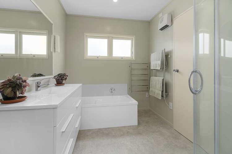 6 Eyre Street Henderson_17