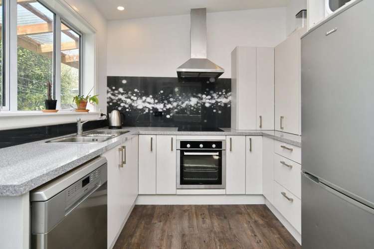 98 Hargood Street Woolston_6