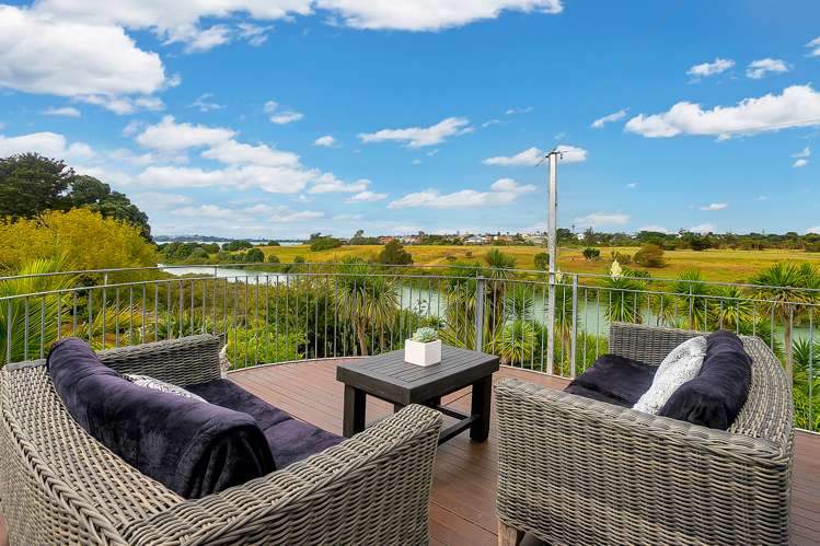 8 Lister Street Point Chevalier_20