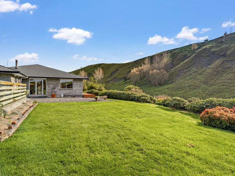 1127 Pourerere Road Omakere_33