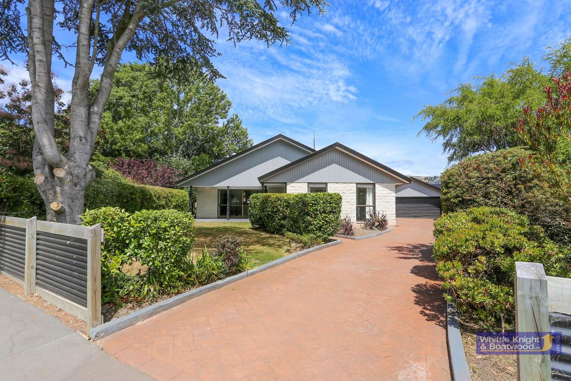 6 Holmcroft Court Cracroft_0