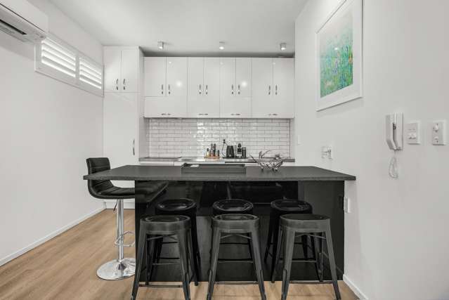 10/24 Hanson Street Mount Cook_1