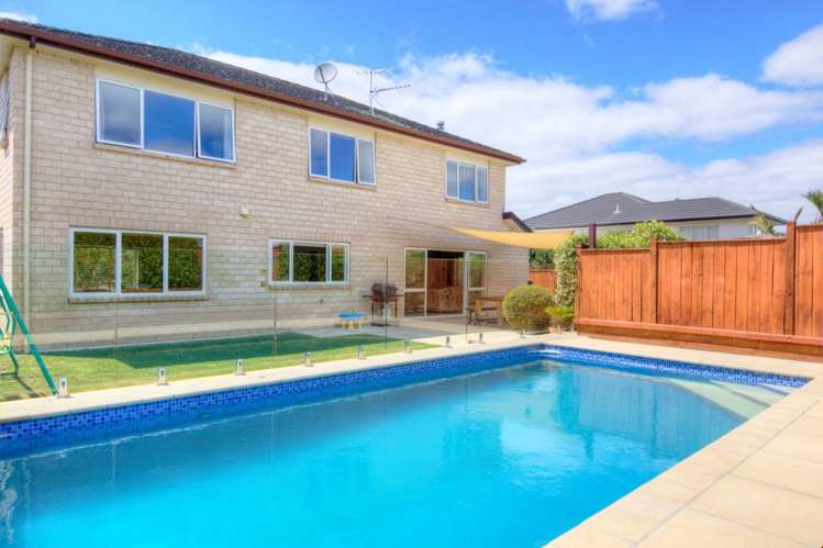 72 Pine Harbour Parade Beachlands_1