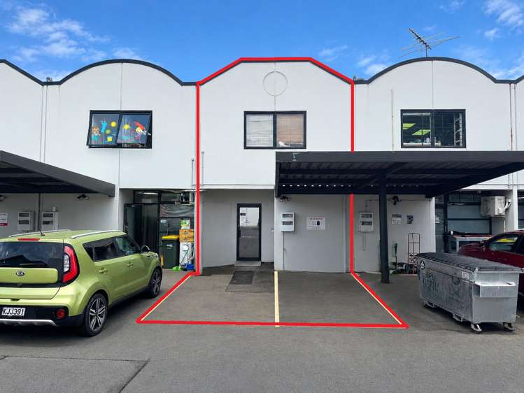 8/51 William Pickering Drive Rosedale_6