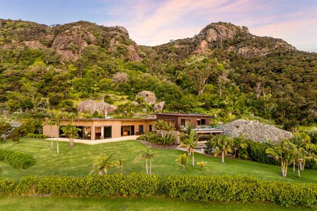 Lort Point Luxury - A Coastal Masterpiece