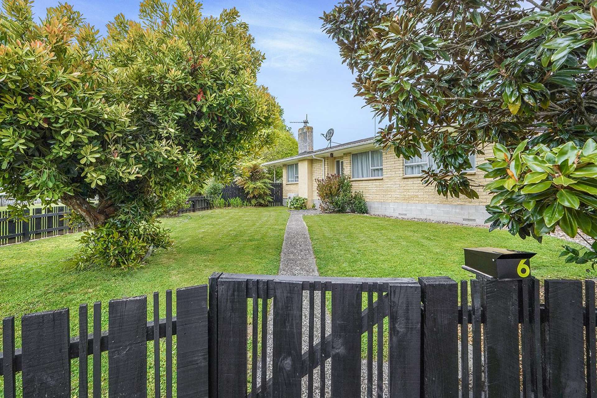 6 Dallas Place Leamington_0