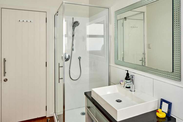 25 Sunset Parade Plimmerton_13