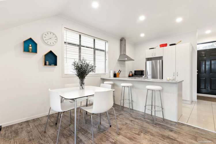 32/1 Ambrico Place New Lynn_7