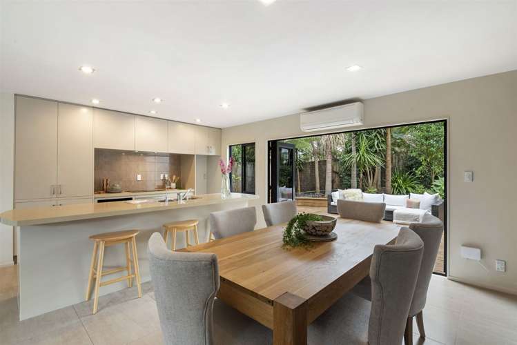 2/71 Pupuke Road Northcote_6