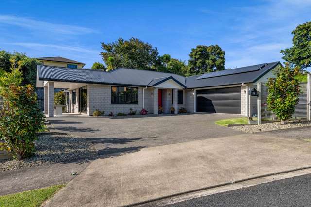 SPACIOUS FAMILY LIVING IN A QUIET CUL-DE-SAC