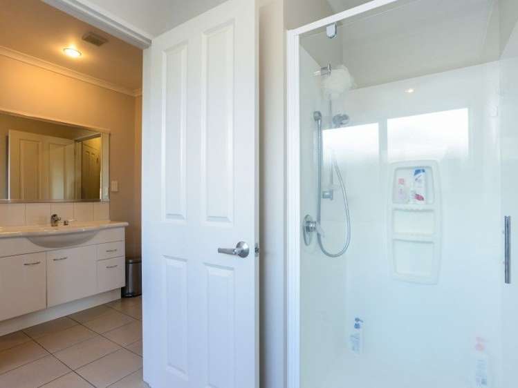 4 Keryn Place Frimley_13