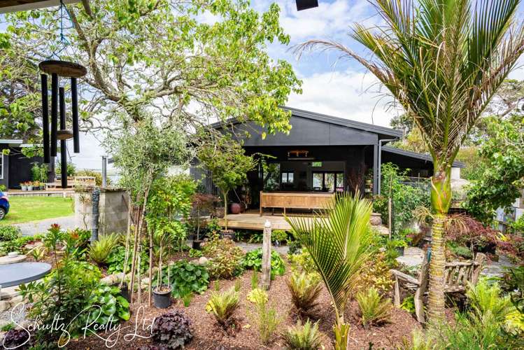 6 The Strand Whakapirau_20