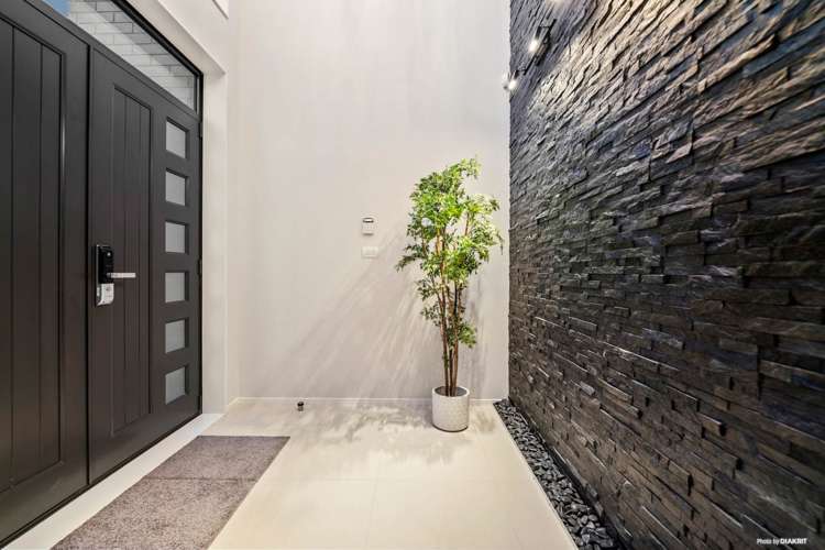 7 Ballindrait Drive Flat Bush_18