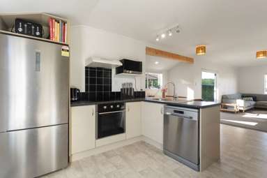 4 Storey Avenue_1