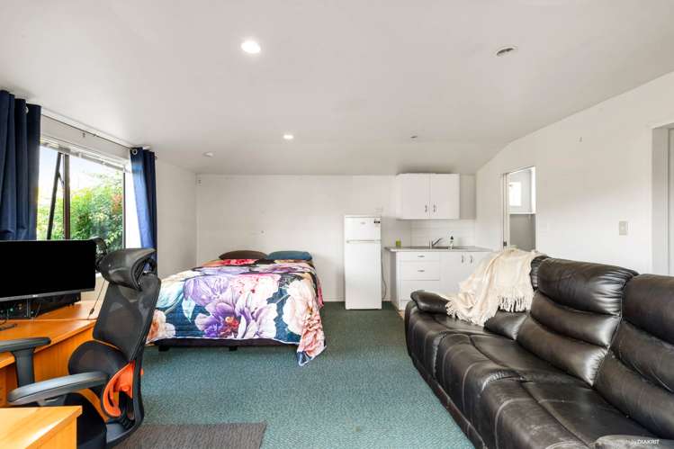 36 Racecourse Road Waiuku_13