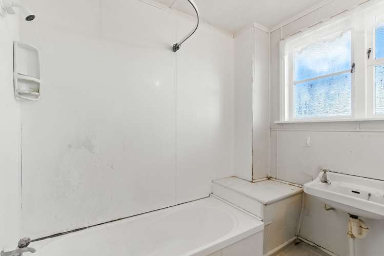 71 Columba Avenue Calton Hill_11