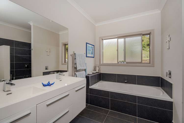 121 Fagan Lane Kaimarama_13