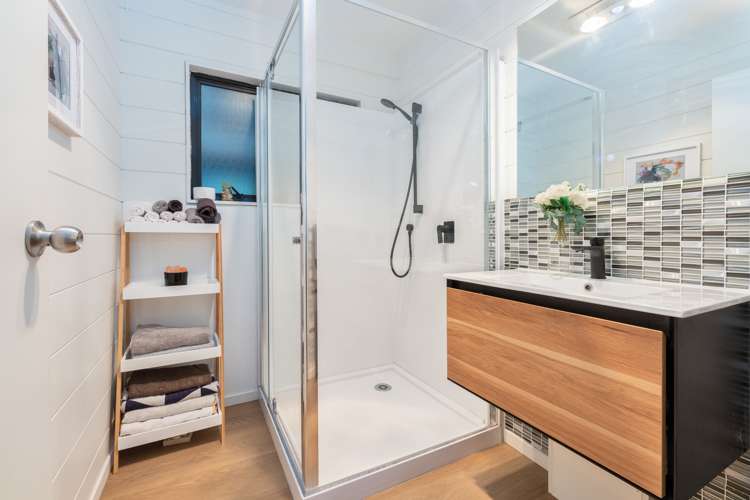 141 Attwood Road Paremoremo_18