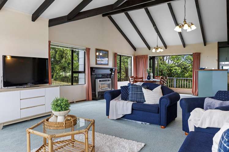 9 Bracken Row Rangatira Park_8