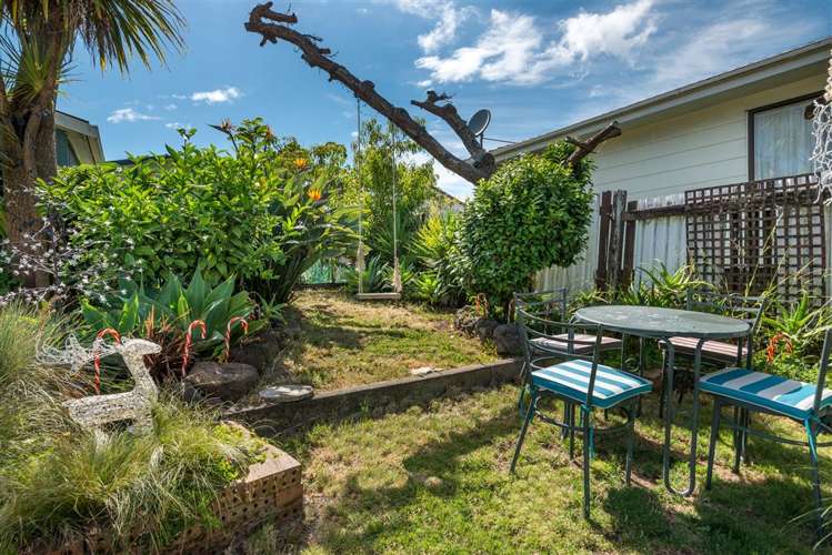 92a Lake Road Narrow Neck_9