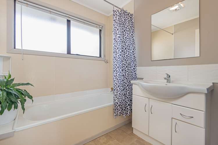 72 Fraser Drive Feilding_9