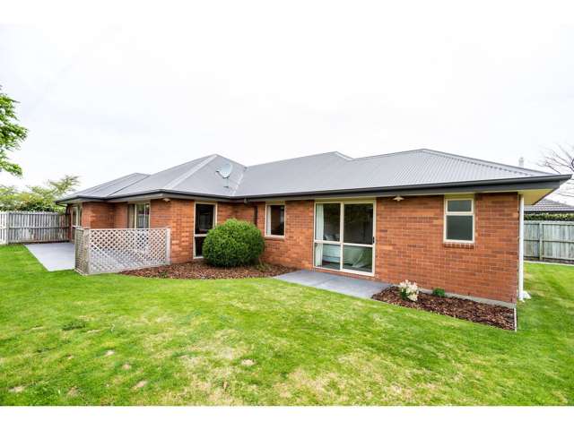 22 Parkside Crescent Northwood_2