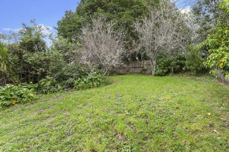 17 Golf Road New Lynn_18