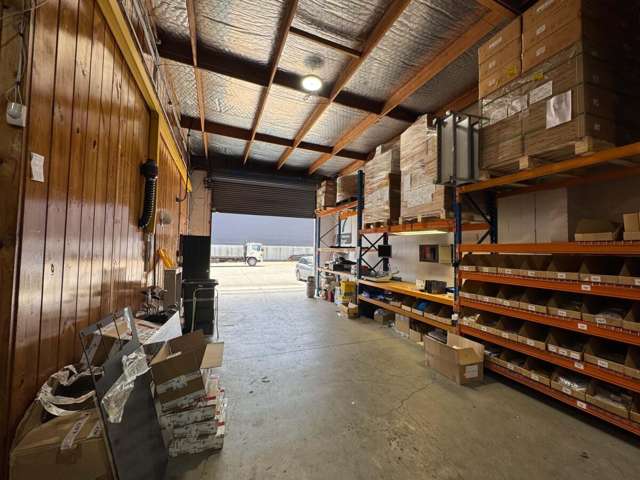 Unit 1 & 2 | 7 Old Wairoa Road Papakura_2