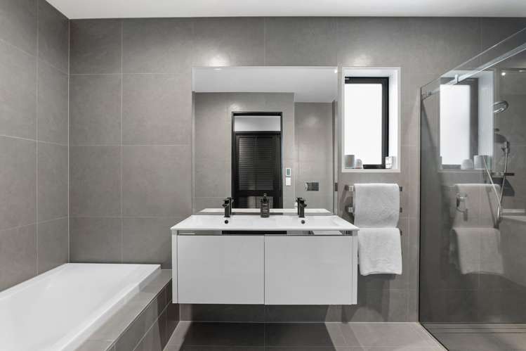 29 Carnaveron Drive Lincoln_12