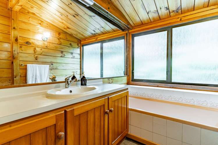 236 Point View Drive East Tamaki Heights_34