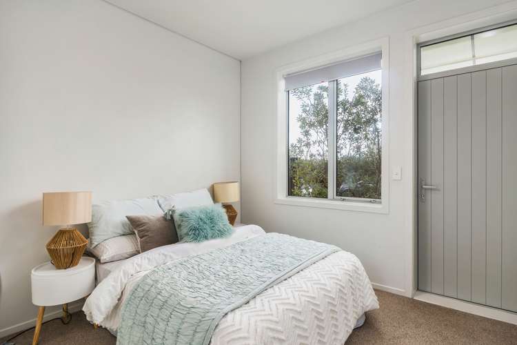 15 Ceramic Lane New Lynn_5