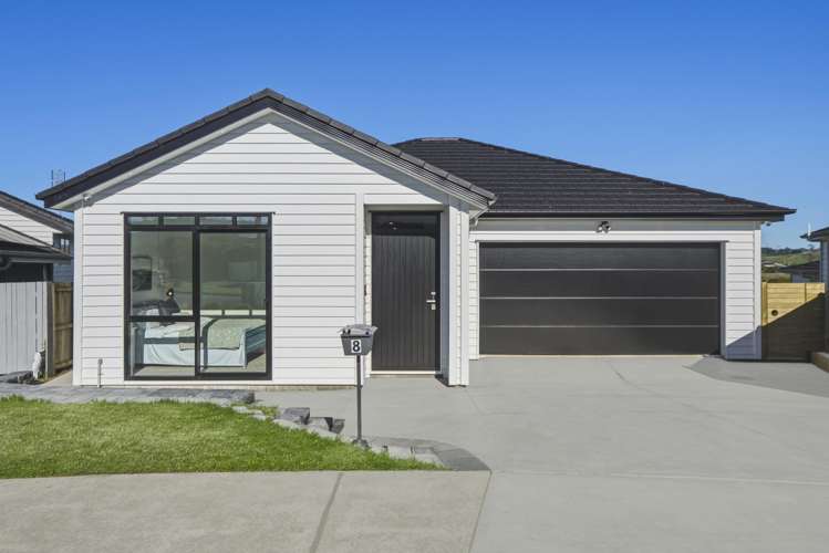 8 THOMASON CRESCENT_0