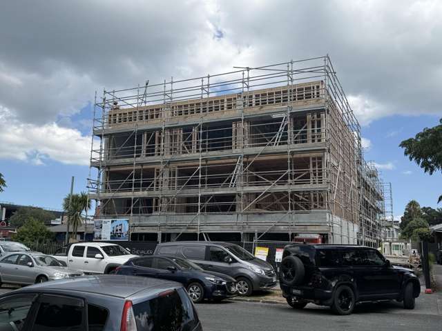 4/8 Walmer Road Point Chevalier_1